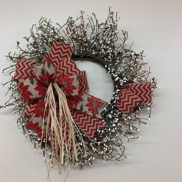 Other - White beaded wreath. Inv 45
